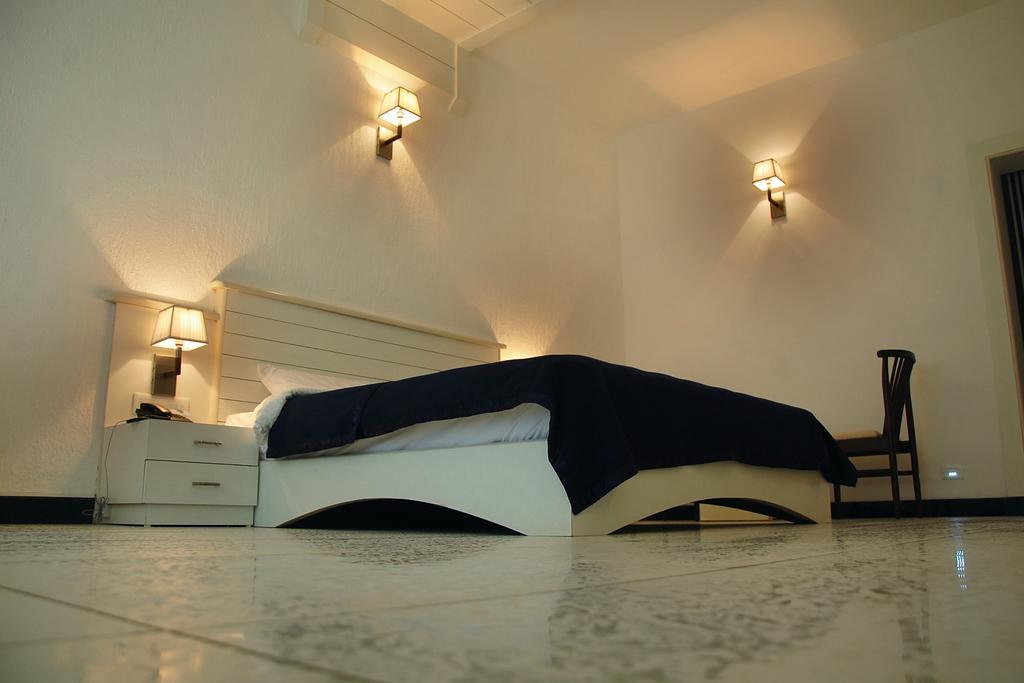 Hotel Blue Waters Kundapur Pokoj fotografie